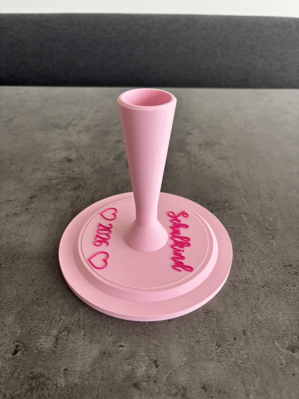 Schultütenständer „Schulkind 2026“ – stilvoll zur Einschulung